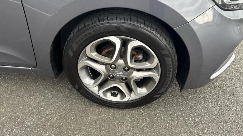 Hyundai i20 1.2 MPi Play 5dr Petrol Hatchback